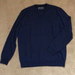 Club Room men’s V-neck sweater